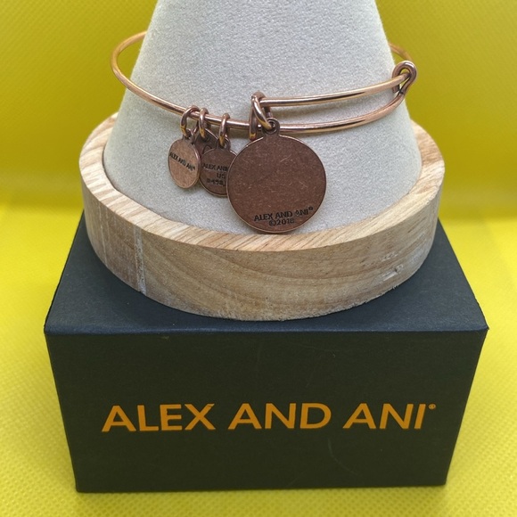 🐚ALEX AND ANI🐚Color Infusion Sand Dollar Charm Bangle Bracelet in Rose Gold/EUC - Picture 6 of 7